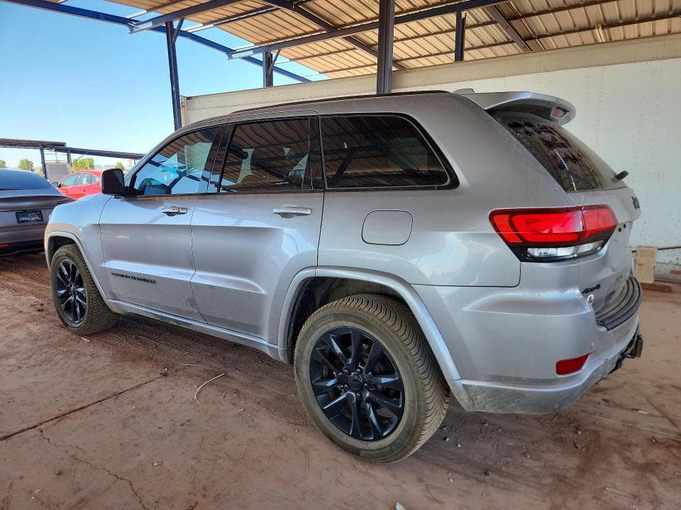 2020 JEEP GRAND CHEROKEE LAREDO 2