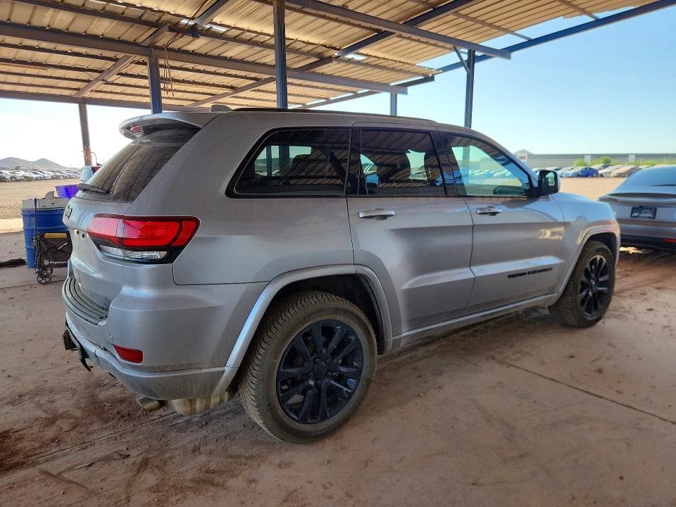 2020 JEEP GRAND CHEROKEE LAREDO 3
