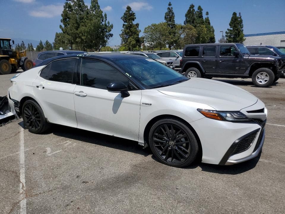 2021 TOYOTA CAMRY XSE 4