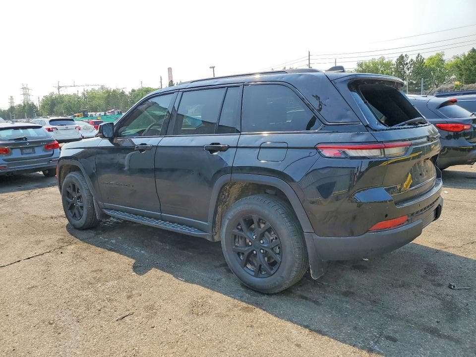 2024 JEEP GRAND CHEROKEE LAREDO 2