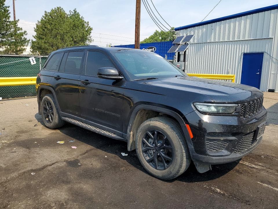 2024 JEEP GRAND CHEROKEE LAREDO 4