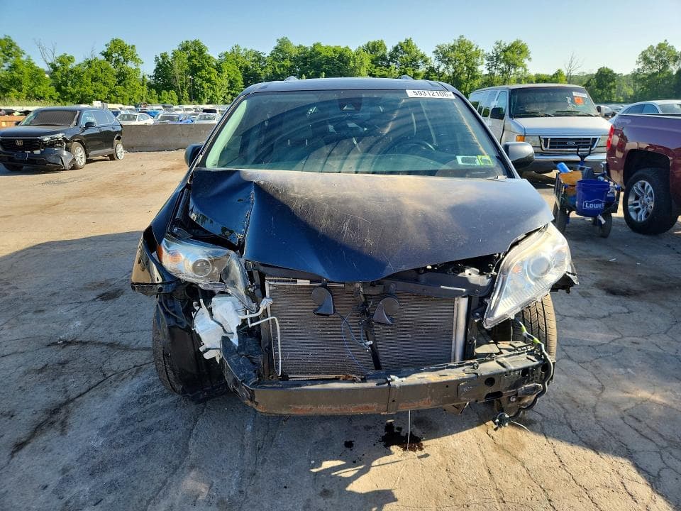 2020 TOYOTA SIENNA XLE 8-PASSENGER 5