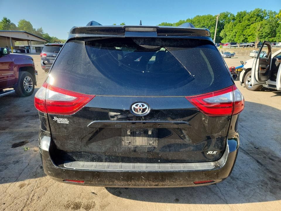 2020 TOYOTA SIENNA XLE 8-PASSENGER 6