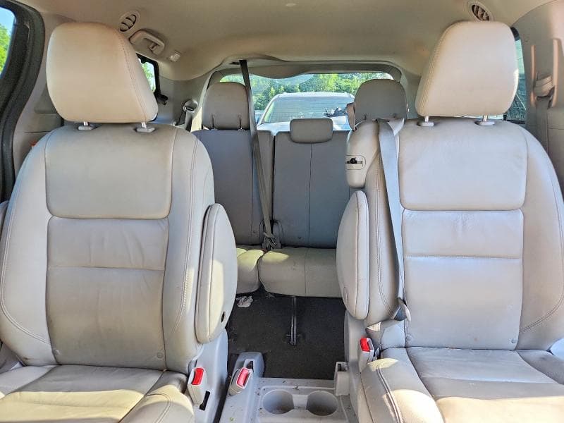 2020 TOYOTA SIENNA XLE 8-PASSENGER 10