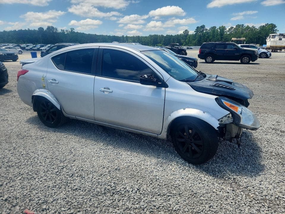 2017 NISSAN VERSA 1.6 SL 4