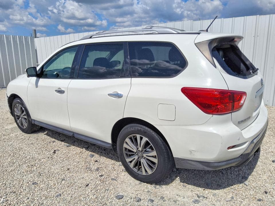 2018 NISSAN PATHFINDER SL 2
