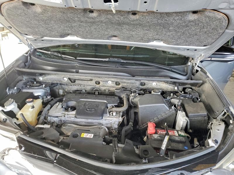 2018 TOYOTA RAV4 SE 12