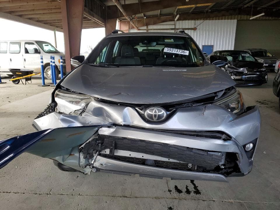 2018 TOYOTA RAV4 SE 5