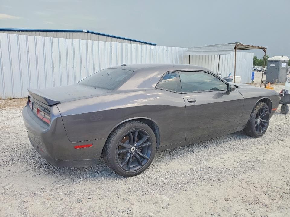 2018 DODGE CHALLENGER SXT 3