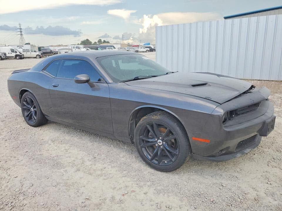 2018 DODGE CHALLENGER SXT 4