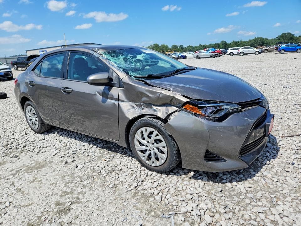2017 TOYOTA COROLLA LE 4