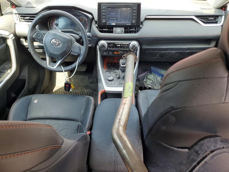 2022 TOYOTA RAV4 ADVENTURE 8