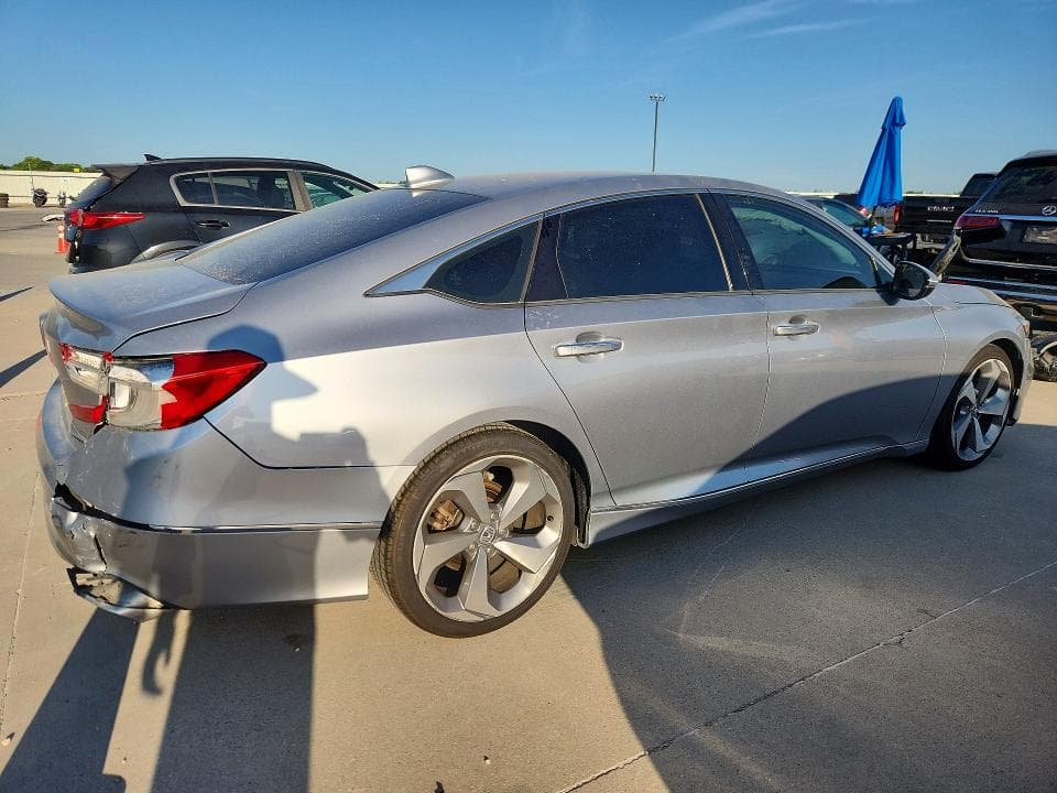 2018 HONDA ACCORD TOURING 3
