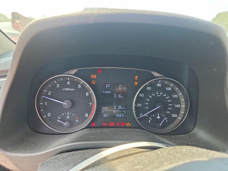 2017 HYUNDAI ELANTRA SE SE 9
