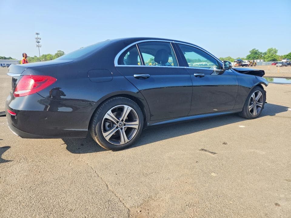 2018 MERCEDES-BENZ E 300 3