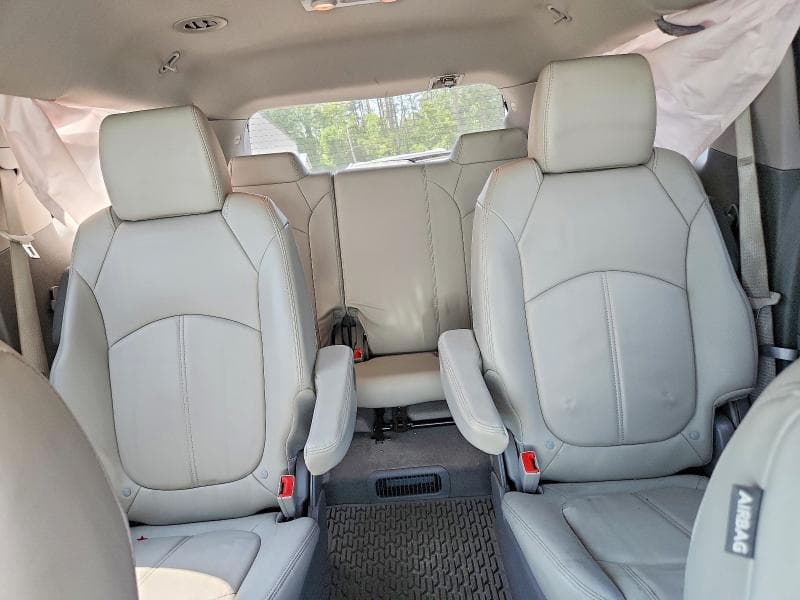 2017 CHEVROLET TRAVERSE LT LT 10