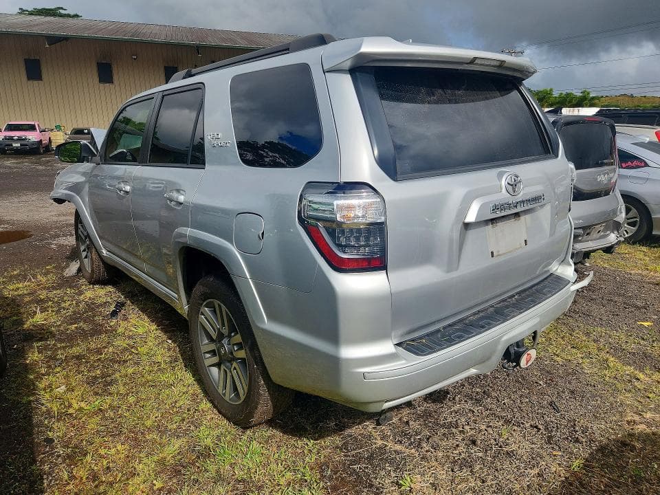2022 TOYOTA 4RUNNER TRD SPORT 2