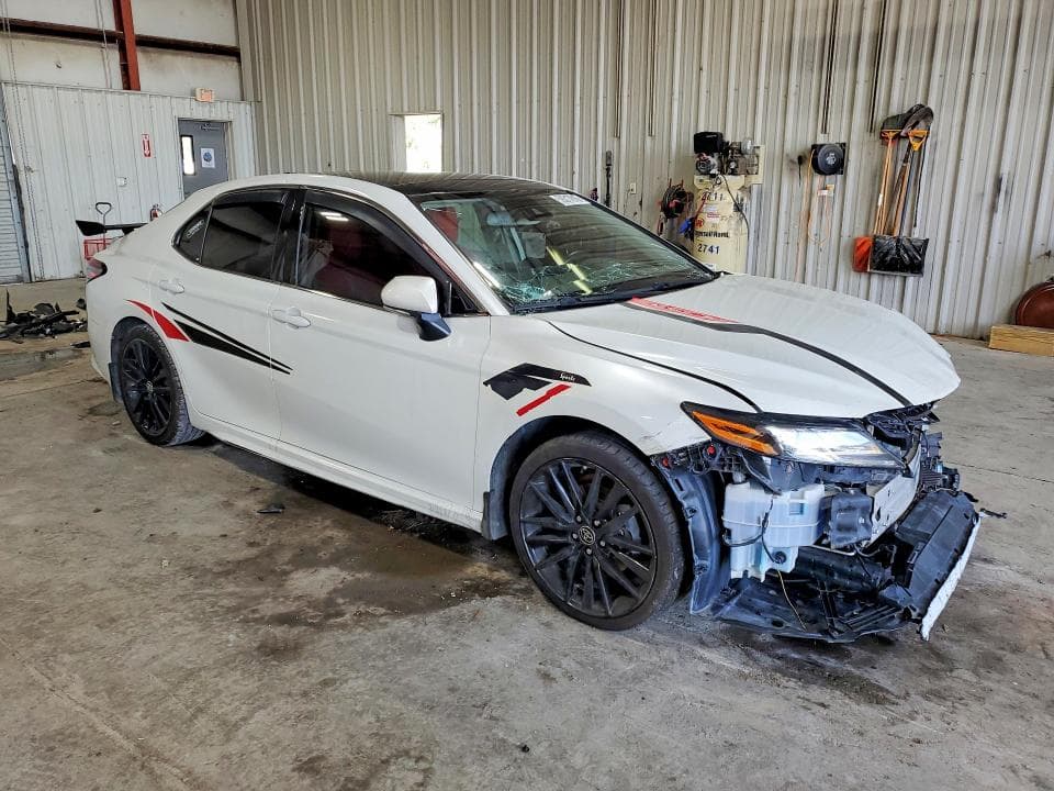 2021 TOYOTA CAMRY XSE 4
