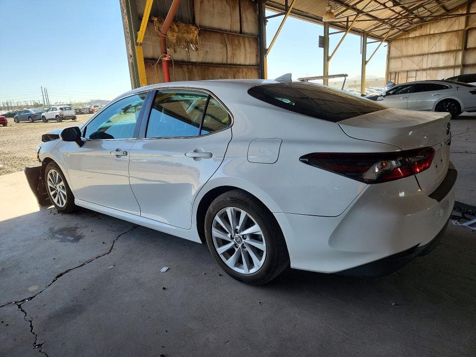 2022 TOYOTA CAMRY LE 2
