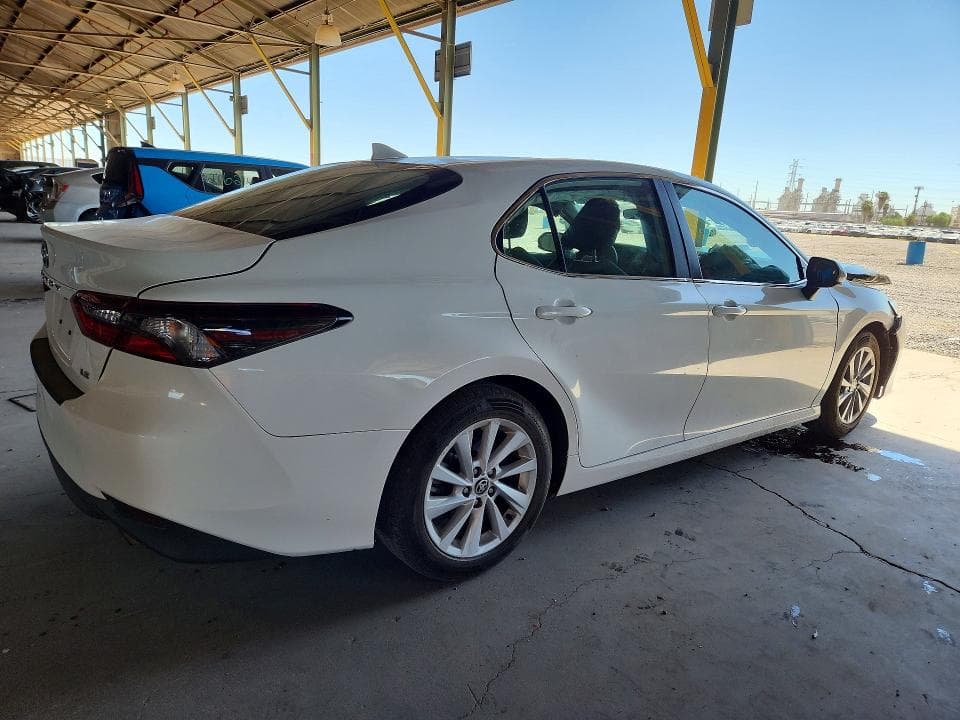 2022 TOYOTA CAMRY LE 3