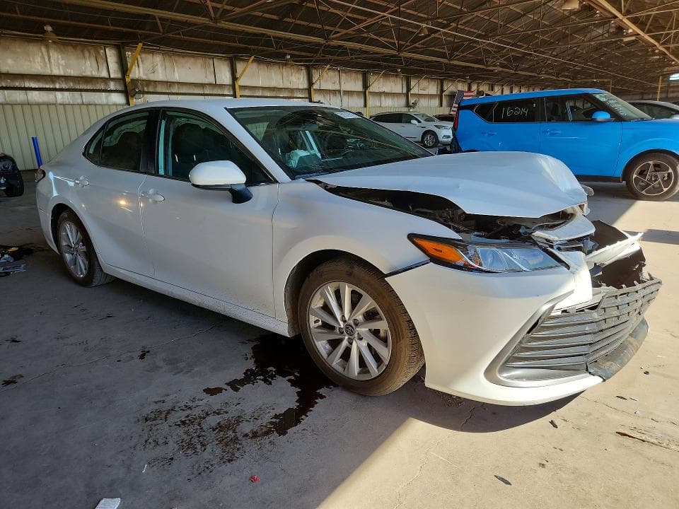2022 TOYOTA CAMRY LE 4