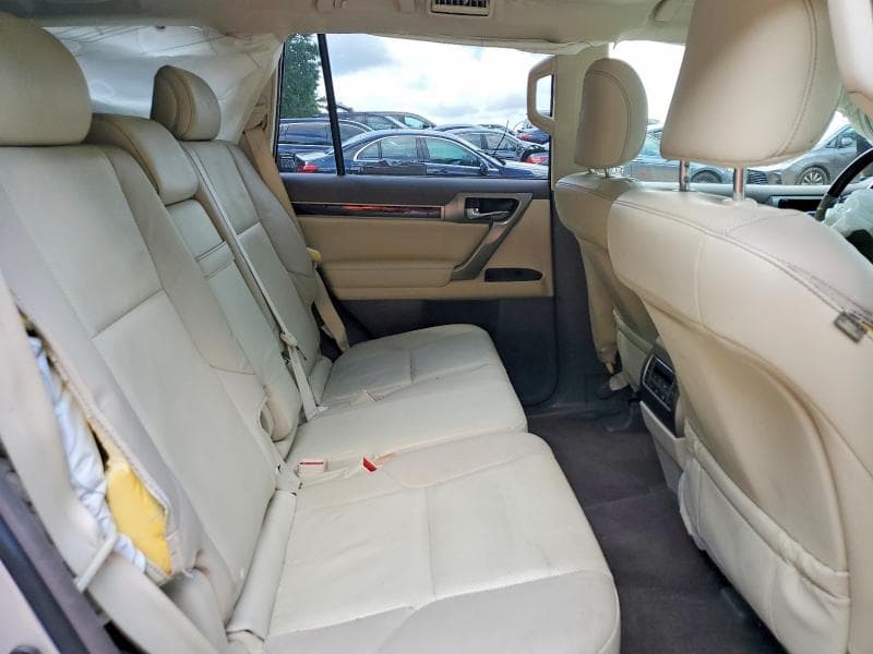 2016 LEXUS GX 460 11