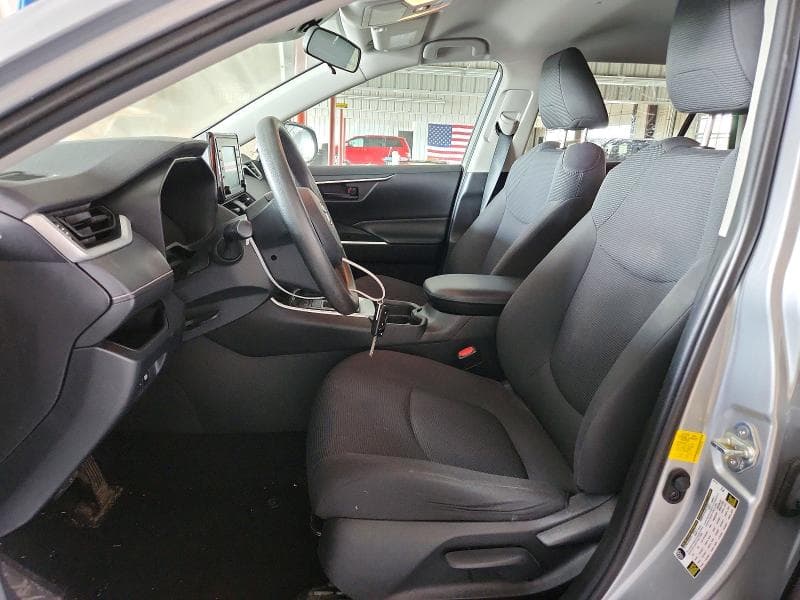 2019 TOYOTA RAV4 LE 7