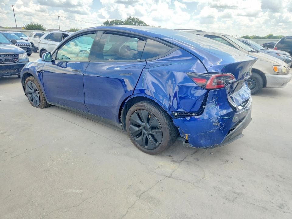 2025 TESLA MODEL Y 2