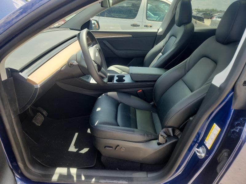 2025 TESLA MODEL Y 7