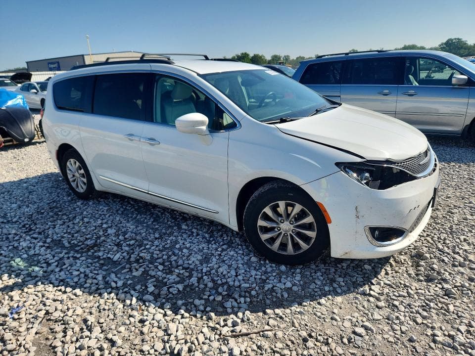 2017 CHRYSLER PACIFICA TOURING L 4