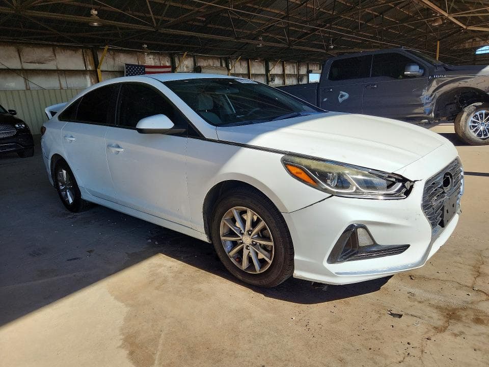 2018 HYUNDAI SONATA SE 4