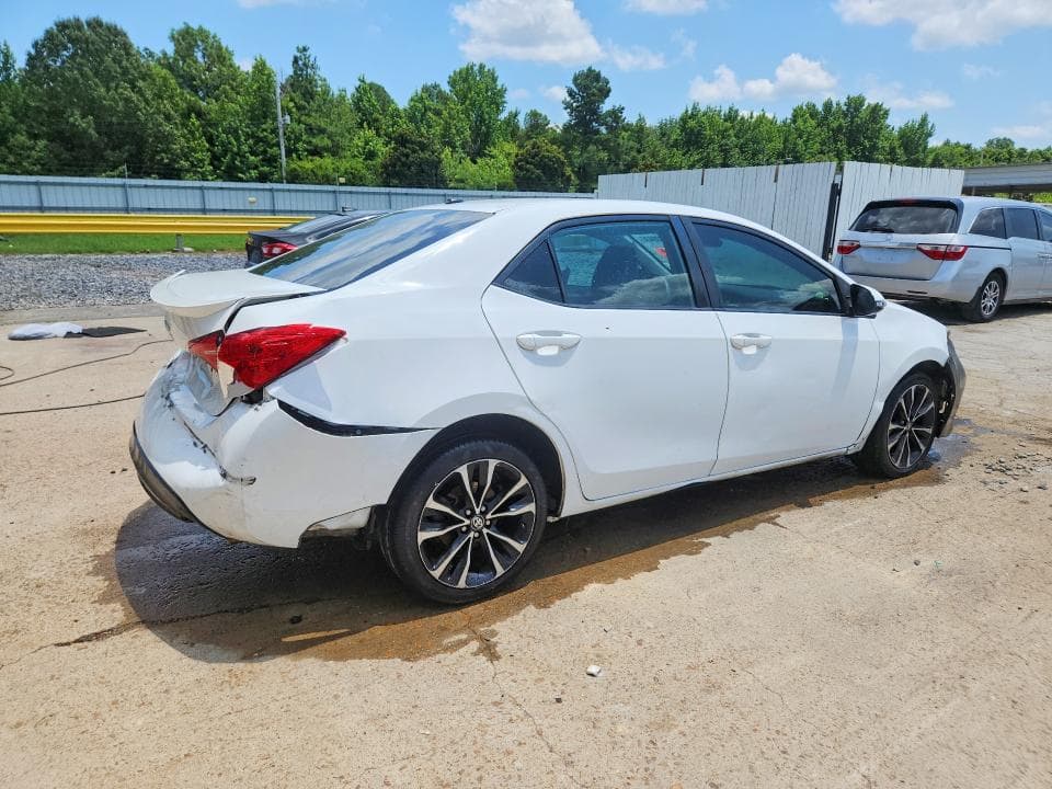 2019 TOYOTA COROLLA SE 3