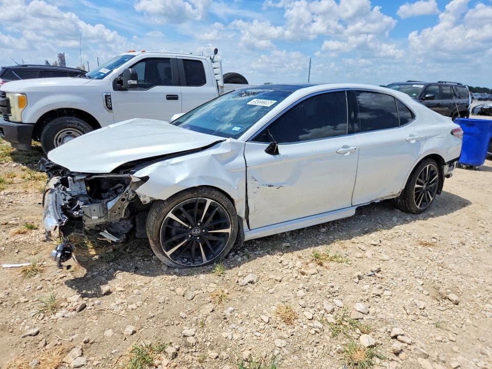 2018 TOYOTA CAMRY XSE V6 - 1
