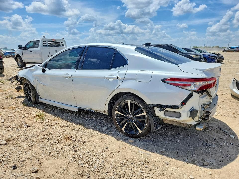 2018 TOYOTA CAMRY XSE V6 2