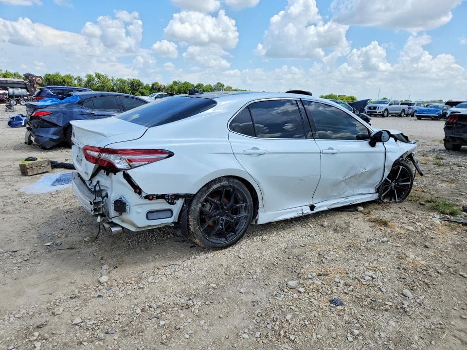 2018 TOYOTA CAMRY XSE V6 3