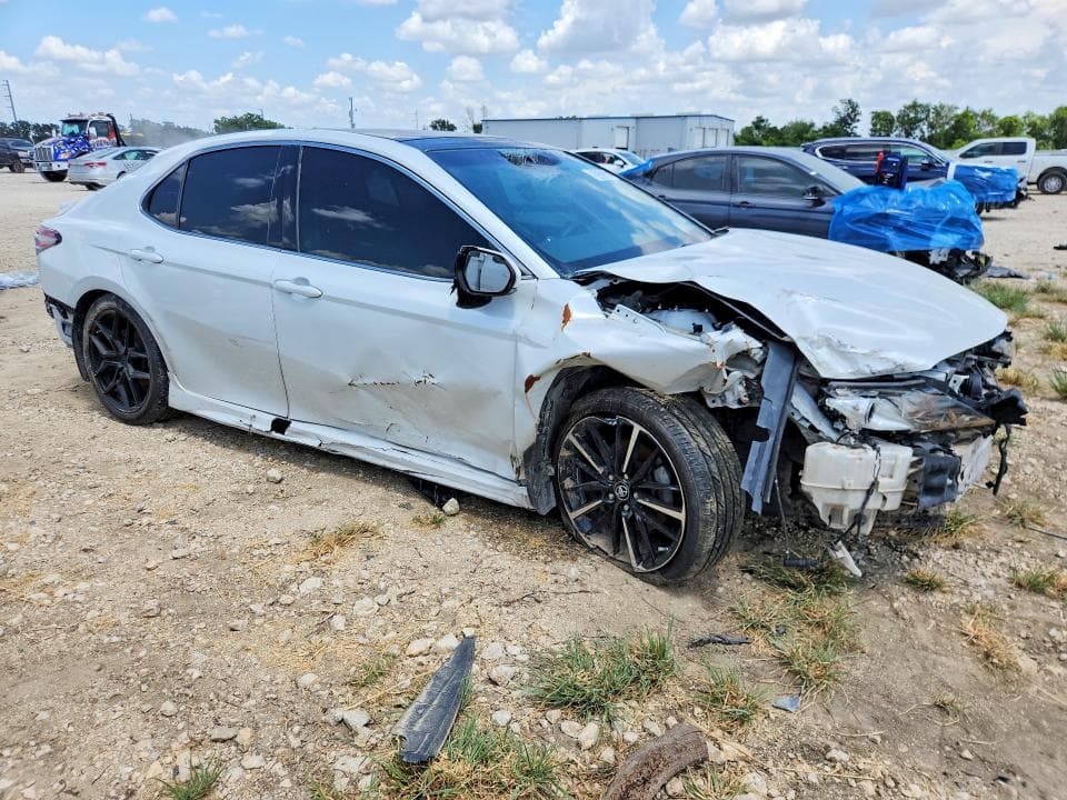 2018 TOYOTA CAMRY XSE V6 4