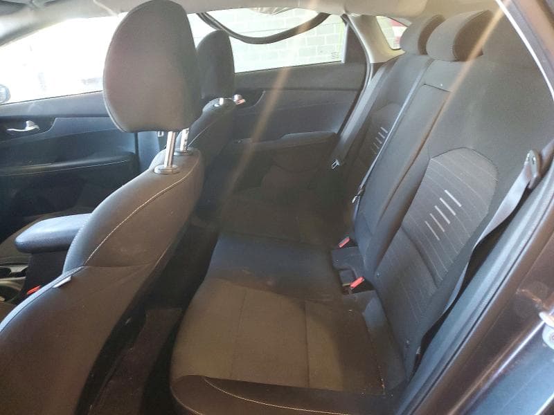 2019 KIA FORTE S S 10