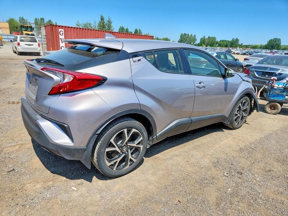 2019 TOYOTA C-HR LE 3