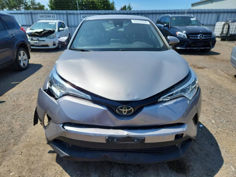 2019 TOYOTA C-HR LE 5