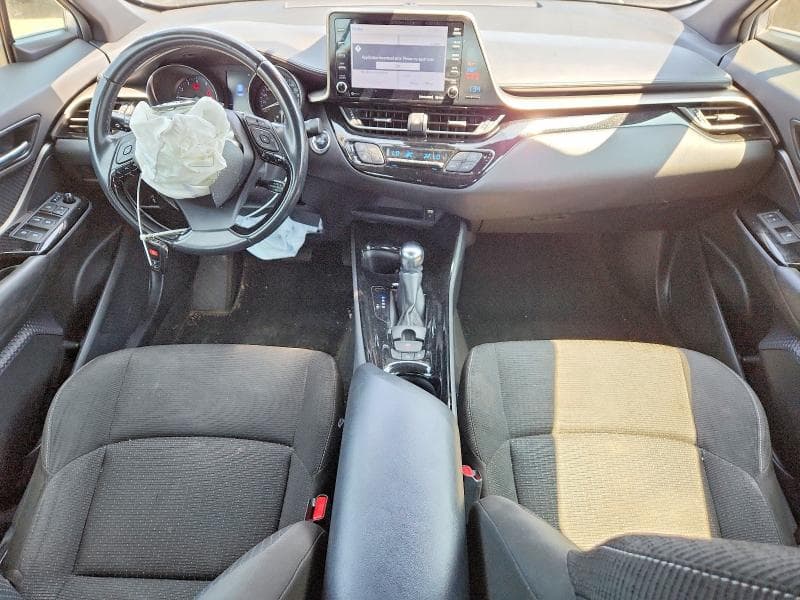 2019 TOYOTA C-HR LE 8