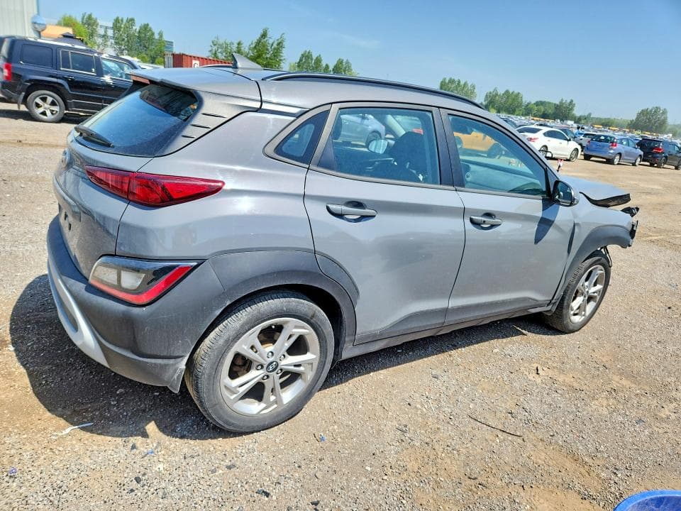 2022 HYUNDAI KONA SE 3