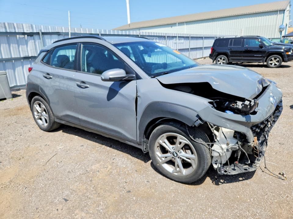 2022 HYUNDAI KONA SE 4
