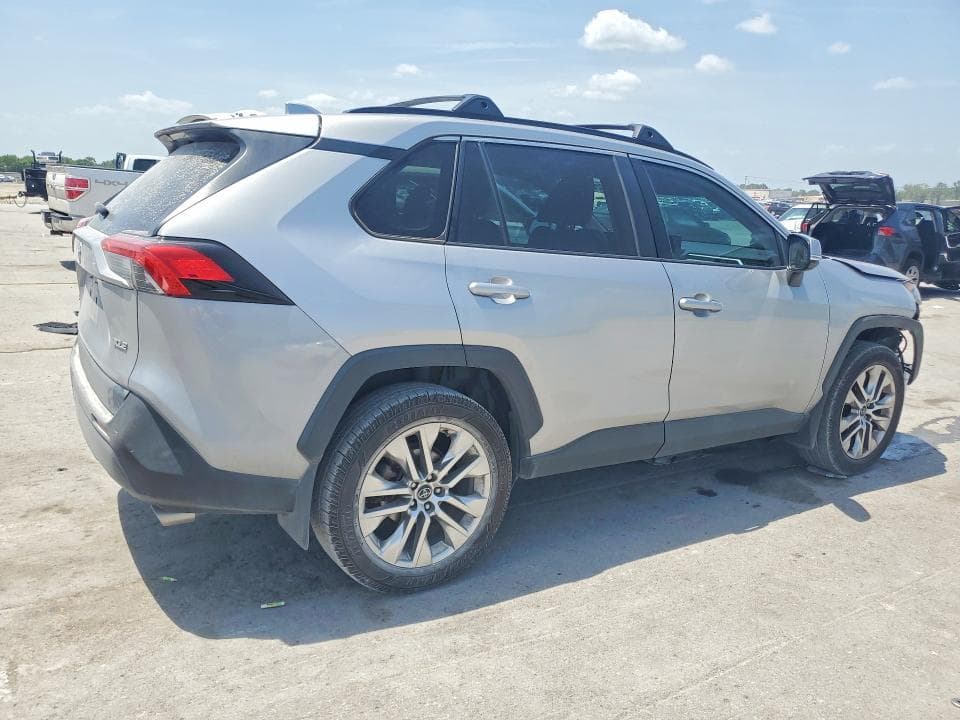 2021 TOYOTA RAV4 XLE PREMIUM 3