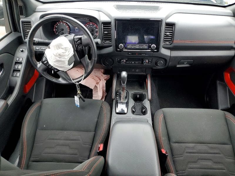 2024 NISSAN FRONTIER PRO-X 8