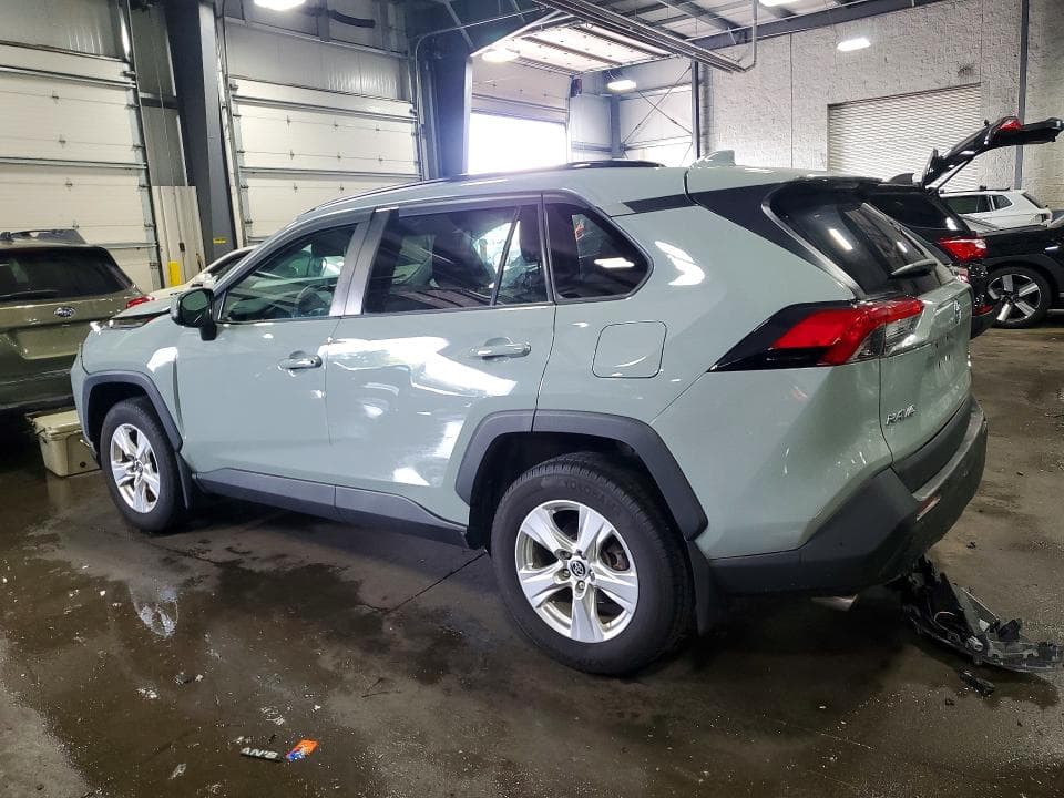 2020 TOYOTA RAV4 XLE XLE 2