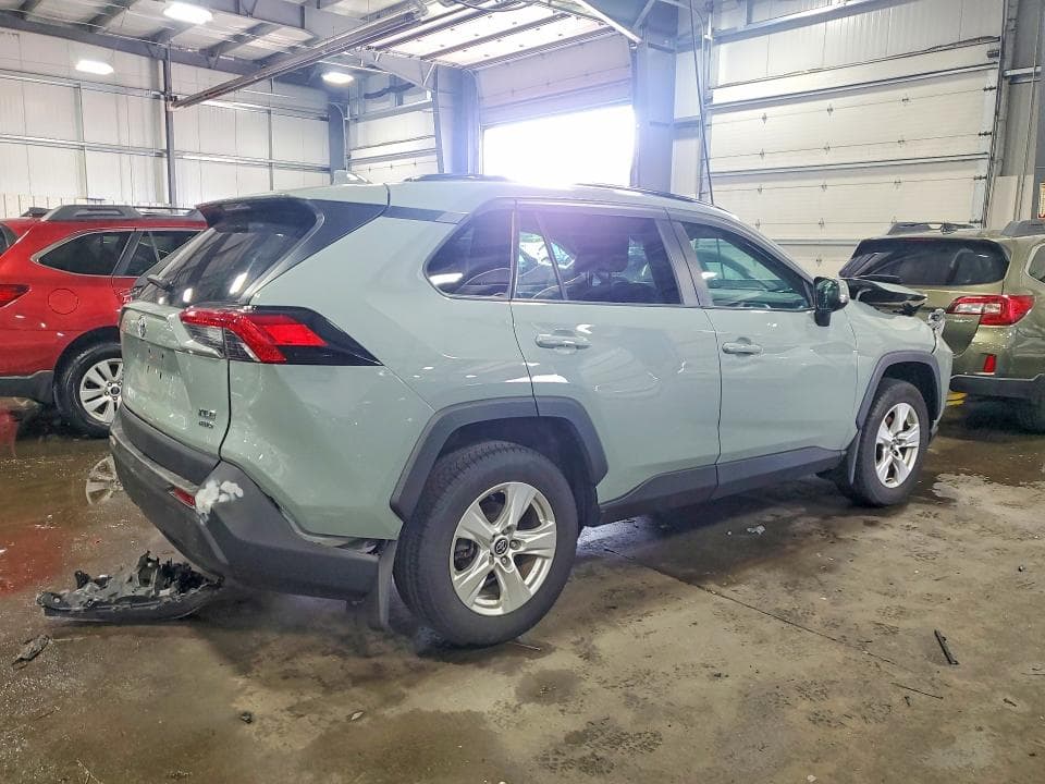 2020 TOYOTA RAV4 XLE XLE 3