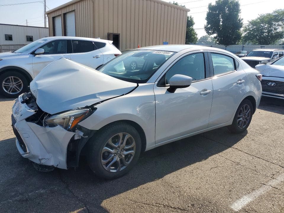 2019 TOYOTA YARIS LE - 1