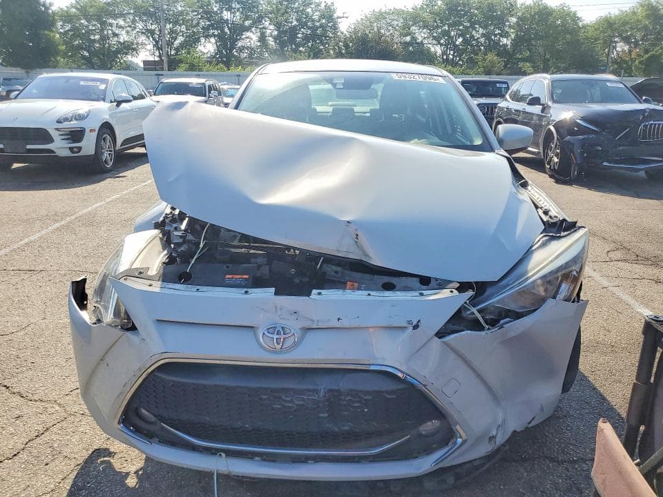 2019 TOYOTA YARIS LE 5