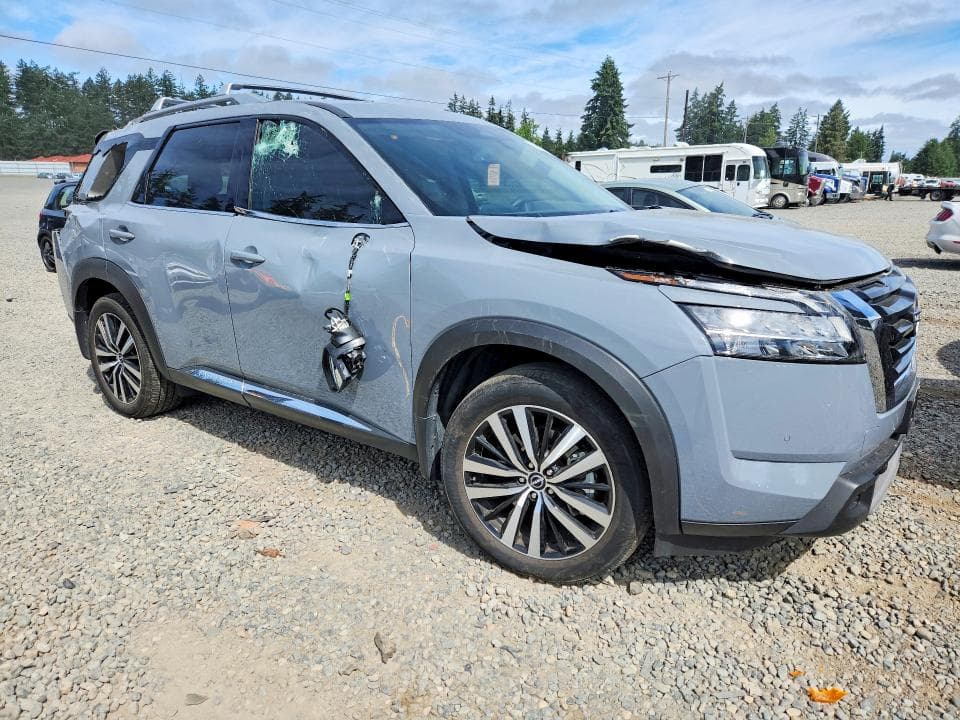 2024 NISSAN PATHFINDER PLATINUM 4