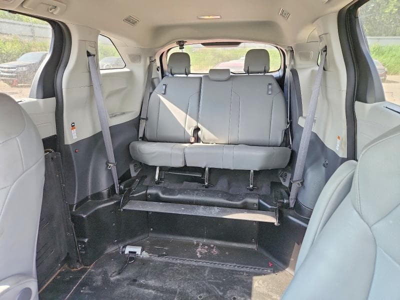 2022 TOYOTA SIENNA XLE XLE 10